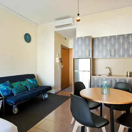 Apartment Trindade 77 *